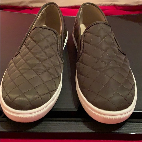 steve madden olive green shoes